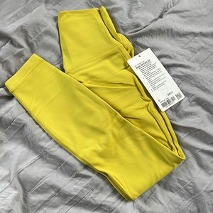 nwt Sunshine yellow align 25”